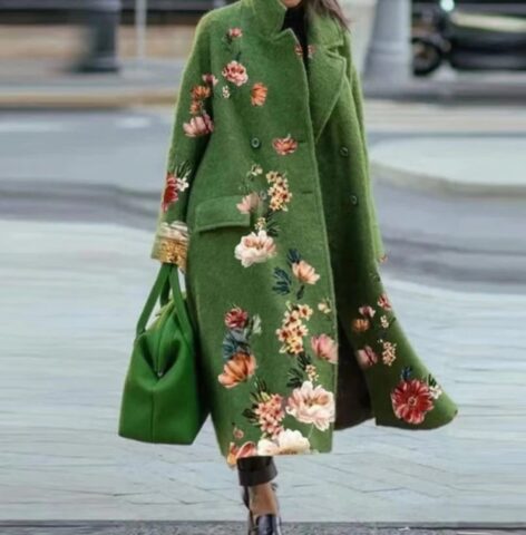 New women's long sleeved lapel jacket printed woolen long coat