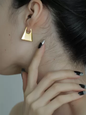 BV trapezoidal minimalist geometric earrings for women's fashionable sweet and cool earrings