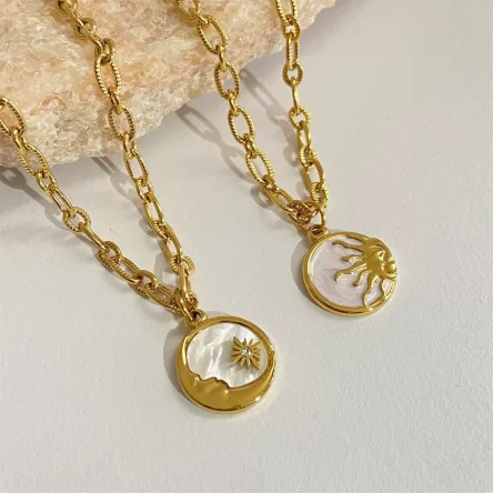 Vintage 3D Sun Moon Circular Coin Necklace Mother Shell Pendant Jewelry Titanium Steel Furnace True Gold Electroplating 18k