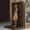 2Pcs Bookends Resin Banksy Book Ends Bookshelf 3D Figure Mold Books End Miniature Figurine Decorative Book Holder Sujetalibros